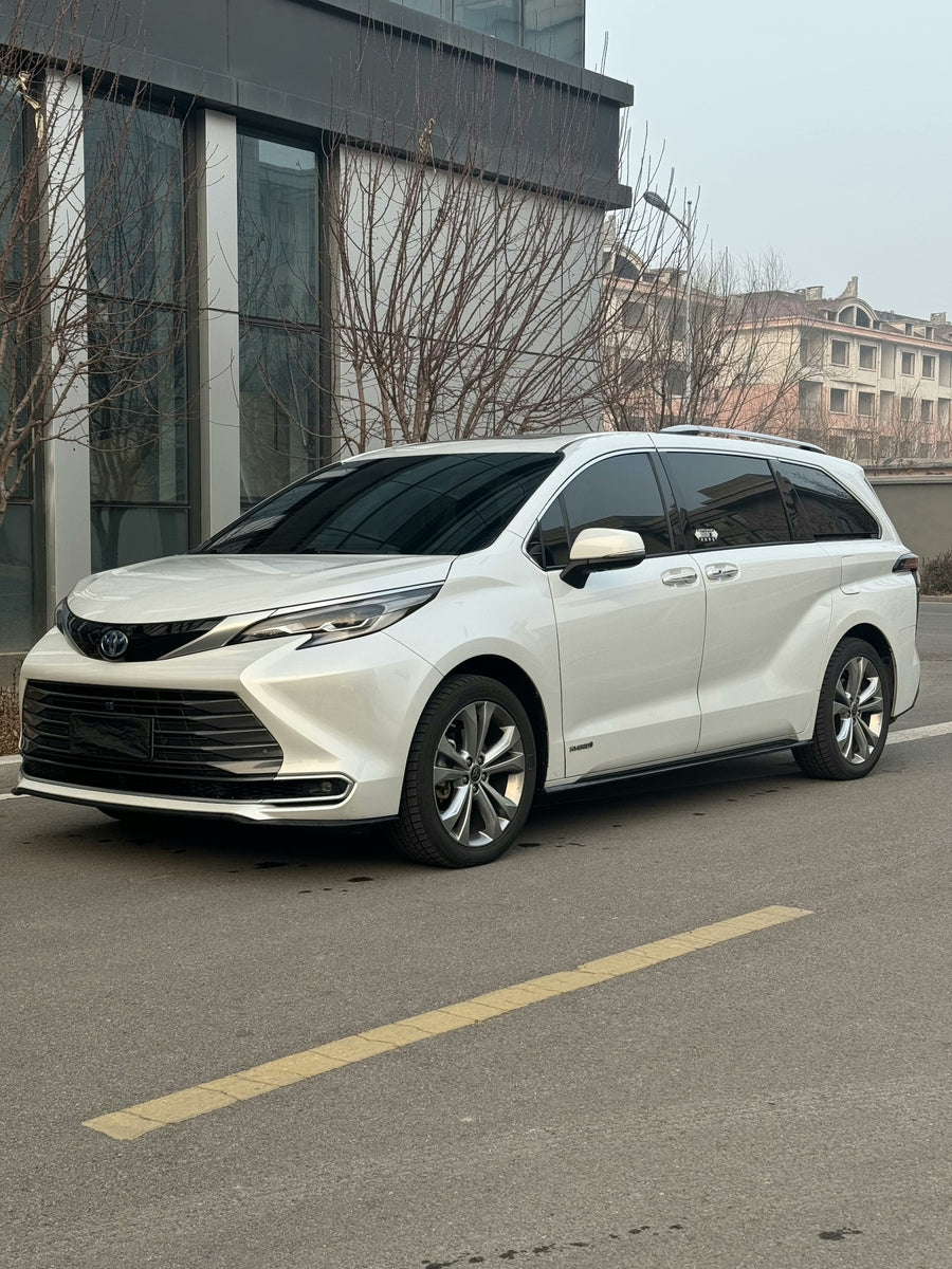 2023 Toyota Sienna 2.5L Hybrid Premium Edition